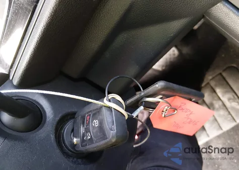 2024 Volkswagen Jetta 1.5T S z USA, uszkodzony, nr VIN 3VW5M7BUXRM039981